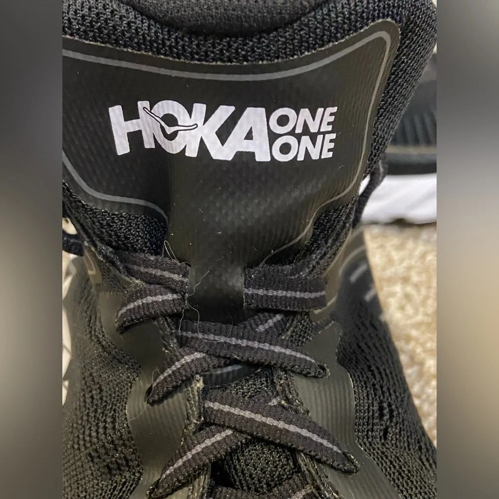 Hoka One One Bondi 7 Black White - Size 10.5 -1110519-BWHT.  Missing Insoles